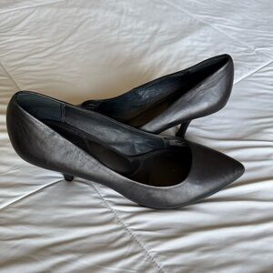 Auri Black Leather Pointed Toe Heels with Cusion Insole